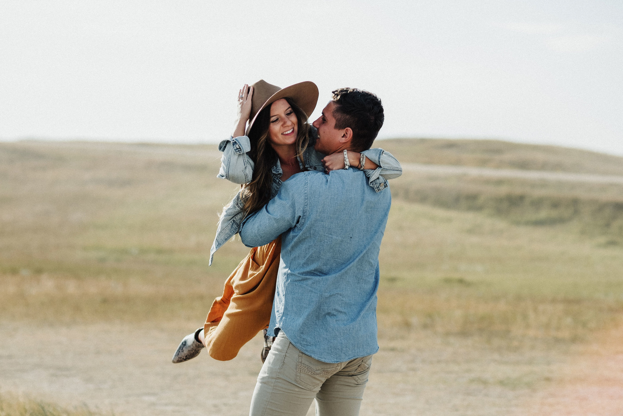 CouplePhotography_Peyton+JohnMarc_Badlands,SouthDakota-3.jpg