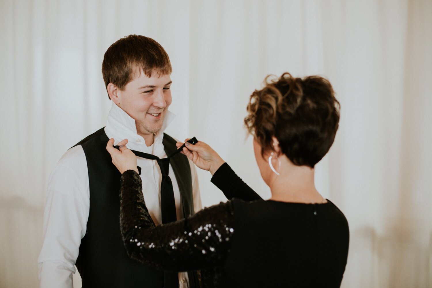  Wedding inspiration, wedding photography poses, wedding photo ideas, wedding photos, wedding photos poses, wedding photography, wedding ideas, the meadow barn wedding south dakota, south dakota wedding photographer, sioux falls wedding photographer,