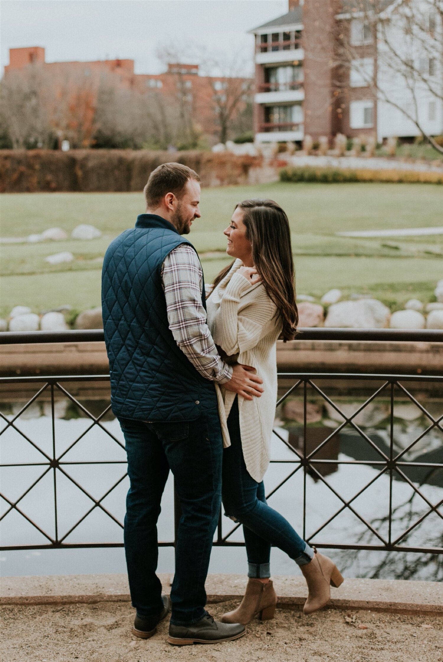 Centennial Lakes Edina Engagement Photos