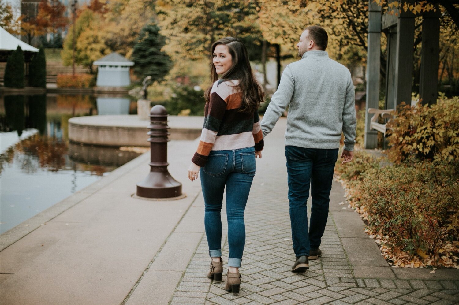  Centennial Lakes Edina Engagement Photos Minnesota-Photographer, Minneapolis-Photographer, Edina-Photographer, Midwest-engagement-photography, Midwest-engagement-photography, Midwest-wedding-photographer, Fall-engagement-photos, Fall-engagement-phot