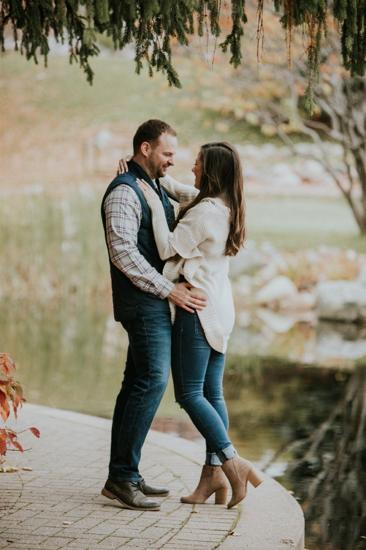  Centennial Lakes Edina Engagement Photos Minnesota-Photographer, Minneapolis-Photographer, Edina-Photographer, Midwest-engagement-photography, Midwest-engagement-photography, Midwest-wedding-photographer, Fall-engagement-photos, Fall-engagement-phot