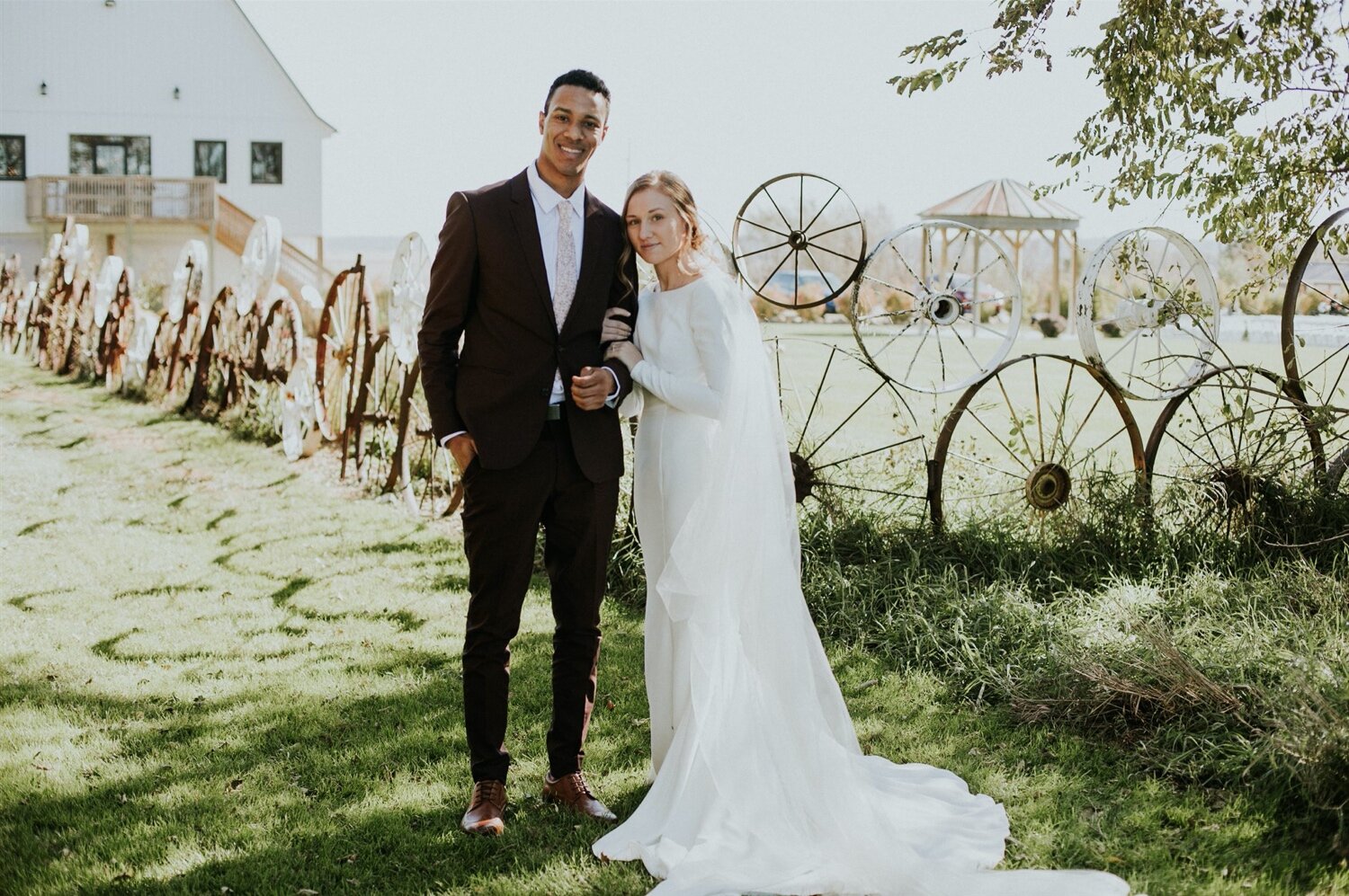  Canton Barn Wedding | Sioux Falls Wedding Photographer Sioux Falls Wedding Photography, South Dakota Wedding Photography, Wedding Photographer Sioux Falls, Wedding Photographer Near Me, Professional Photographer, Couple Photography Canton Barn Weddi