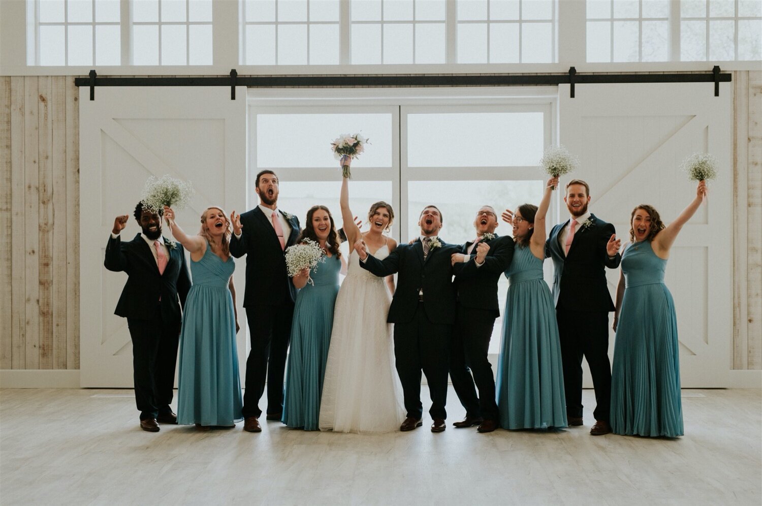  Laurel Ridge Barn Wedding | Sioux Falls Wedding Photographer | South Dakota Wedding Photographer Sioux Falls Wedding | Sioux Falls Wedding Vendors | Sioux Falls Wedding Venue | South Dakota Wedding | Sioux Falls Photography | South Dakota Photograph