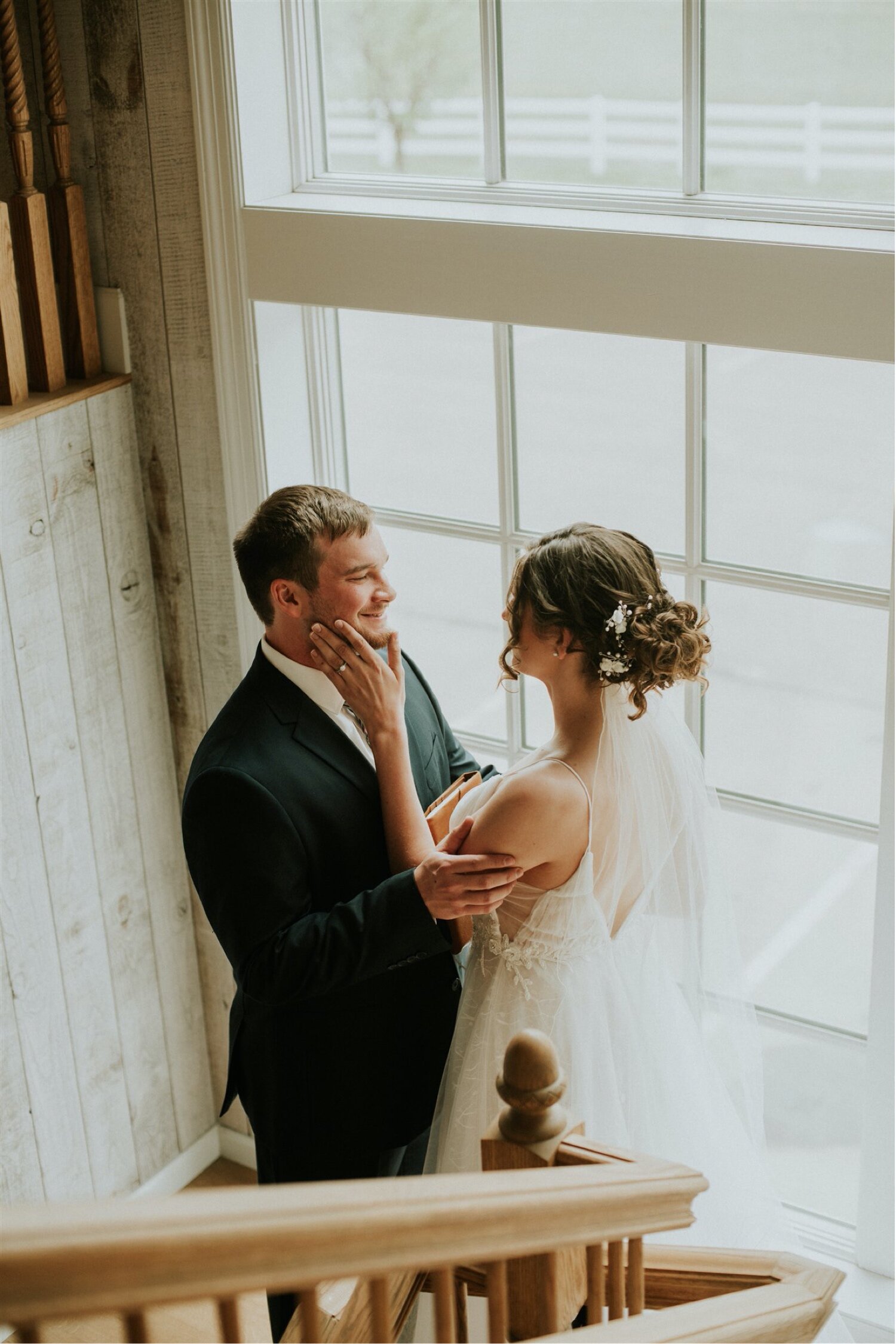 18_Mary + Cole _ Laurel Ridge Barn _ Sioux Falls Wedding Photographer-160.jpg