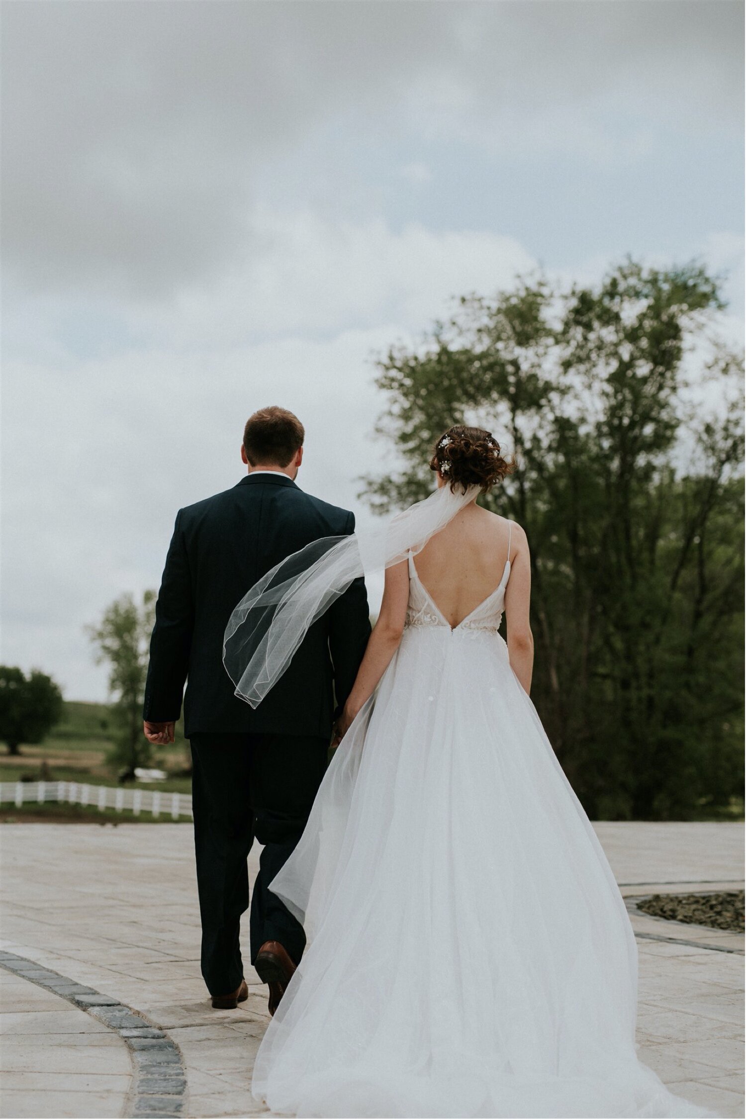 25_Mary + Cole _ Laurel Ridge Barn _ Sioux Falls Wedding Photographer-237.jpg