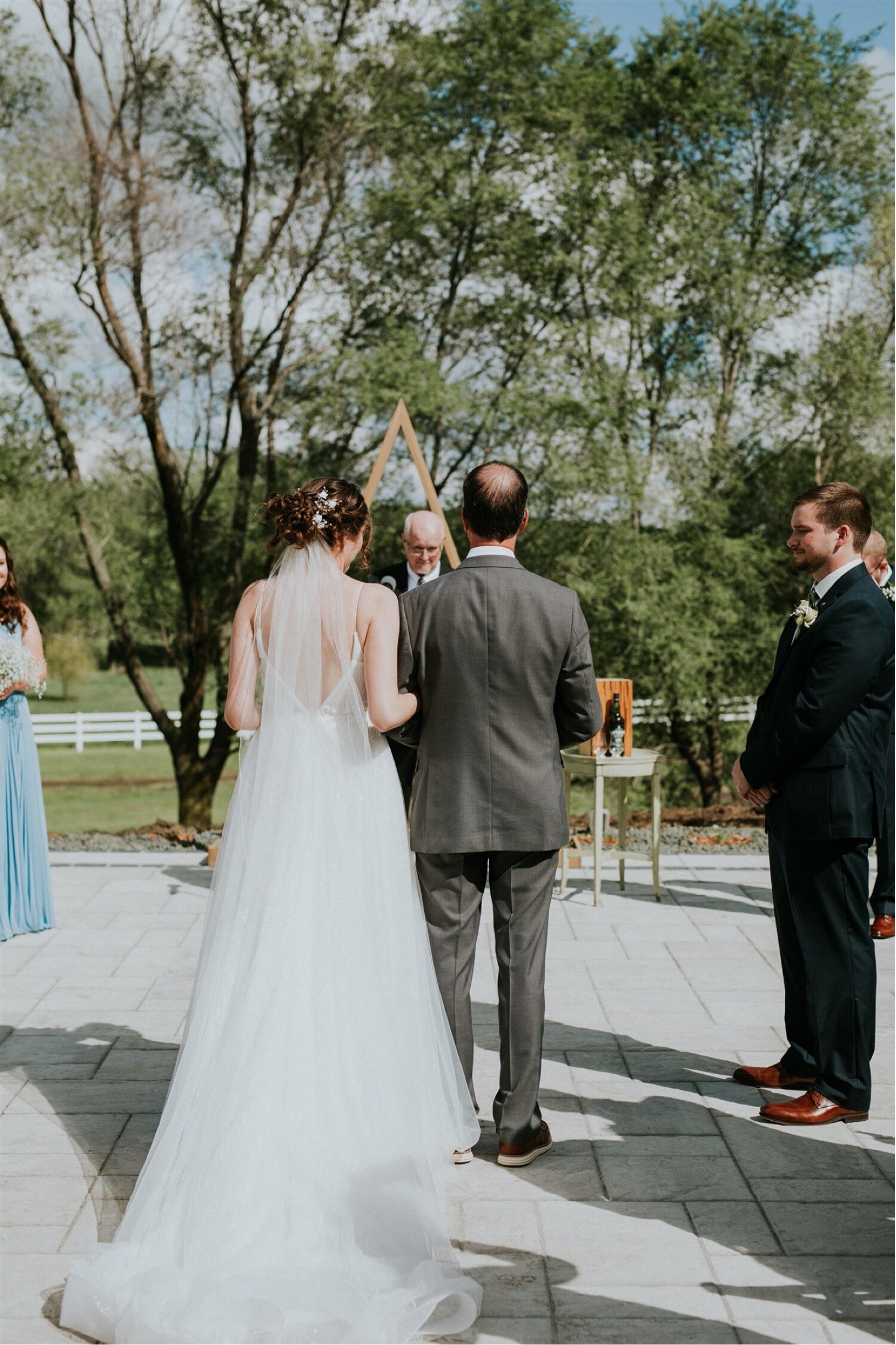 34_Mary + Cole _ Laurel Ridge Barn _ Sioux Falls Wedding Photographer-432.jpg