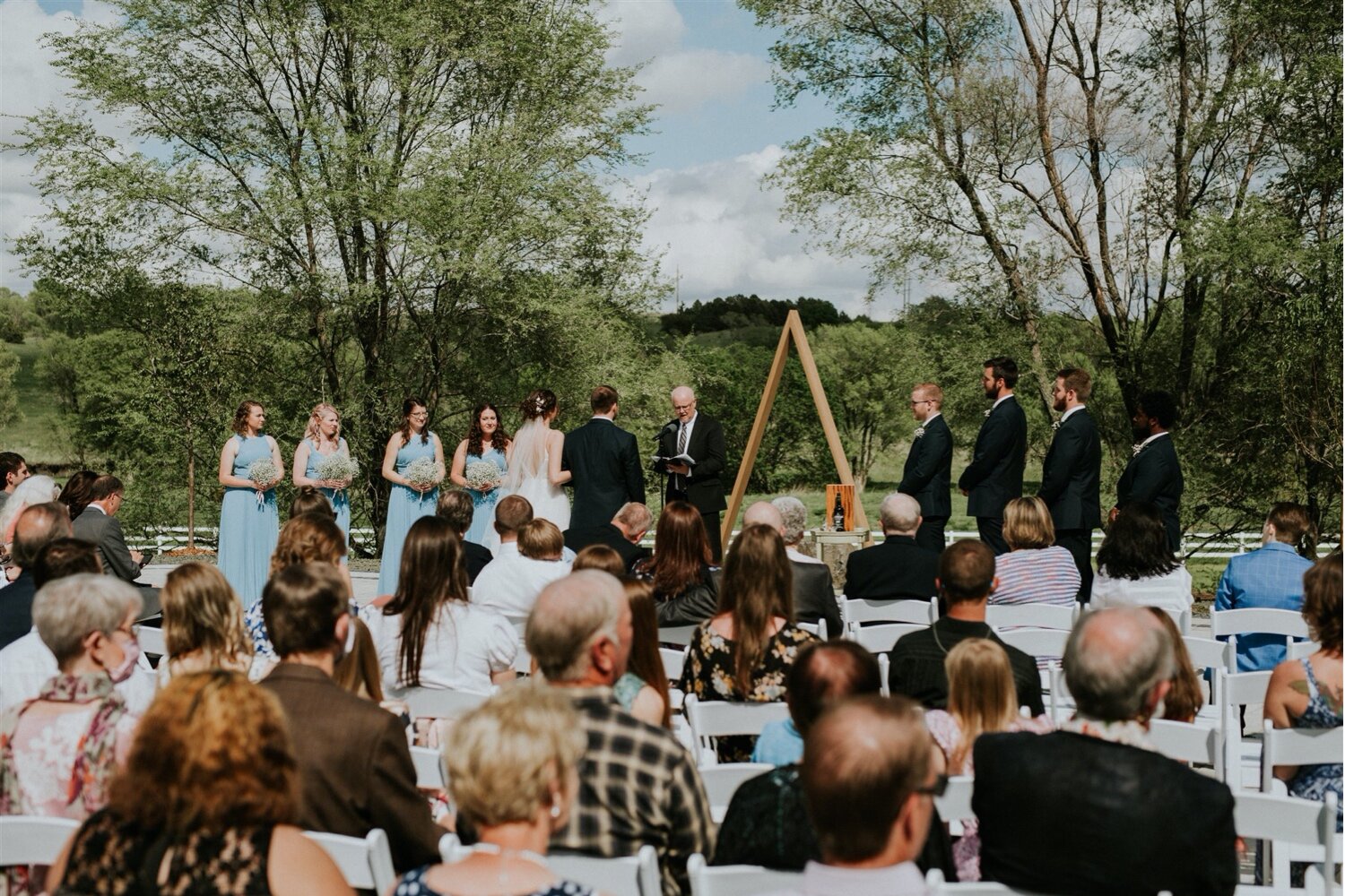 35_Mary + Cole _ Laurel Ridge Barn _ Sioux Falls Wedding Photographer-435.jpg