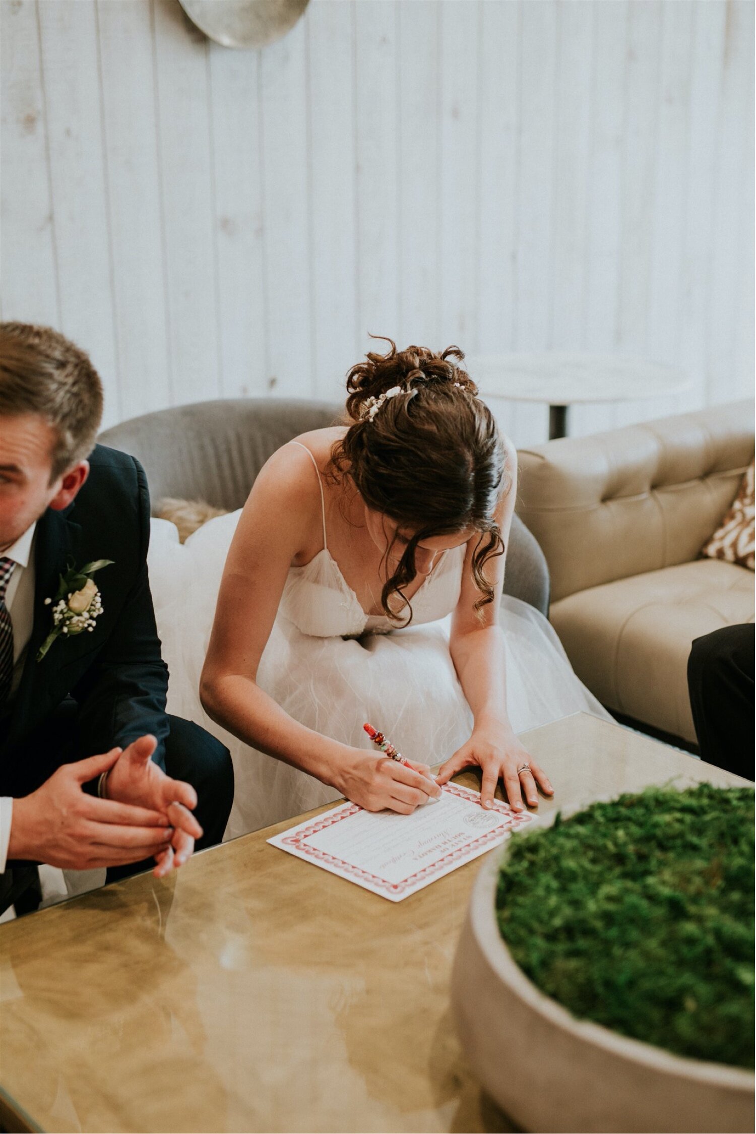 39_Mary + Cole _ Laurel Ridge Barn _ Sioux Falls Wedding Photographer-507.jpg