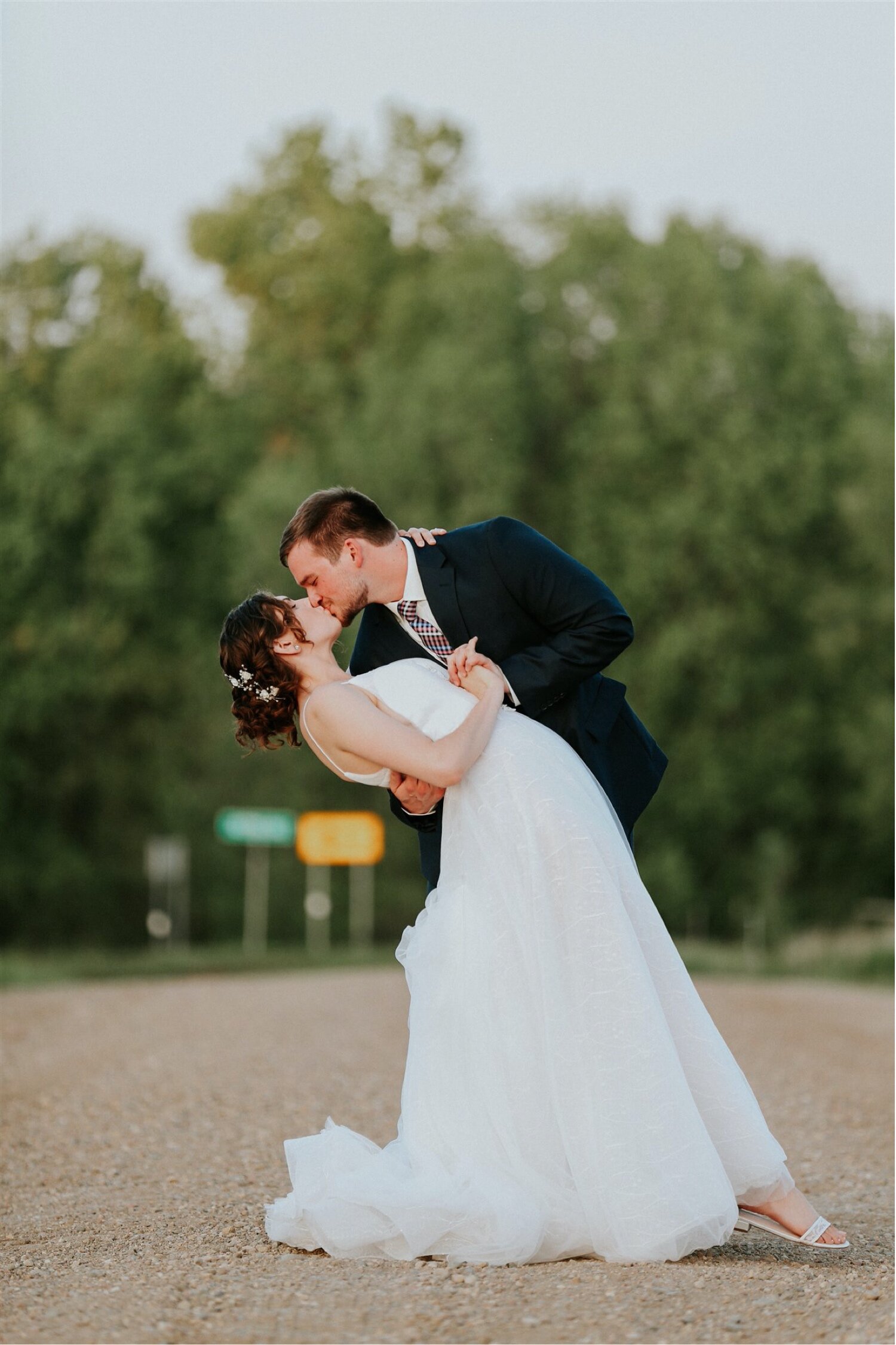 49_Mary + Cole _ Laurel Ridge Barn _ Sioux Falls Wedding Photographer-662.jpg